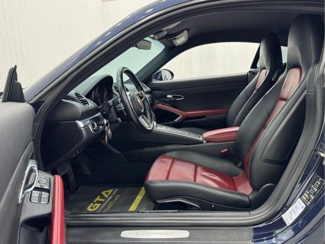 Porsche 718 Cayman Std 2.0L A/T 2018 Porsche 718 Cayman, 2025 Porsche Warranty, Full Porsche Service History, GCC