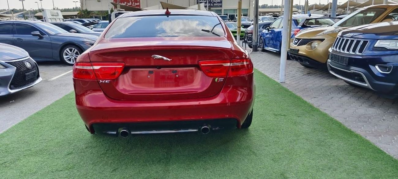 Jaguar XE