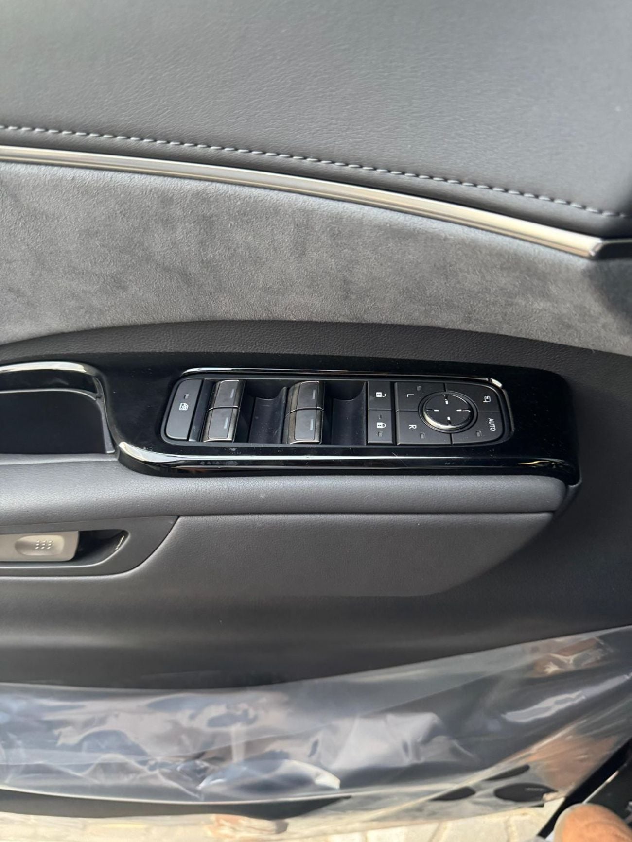 Lexus LM 350h VIP 4 SEATER