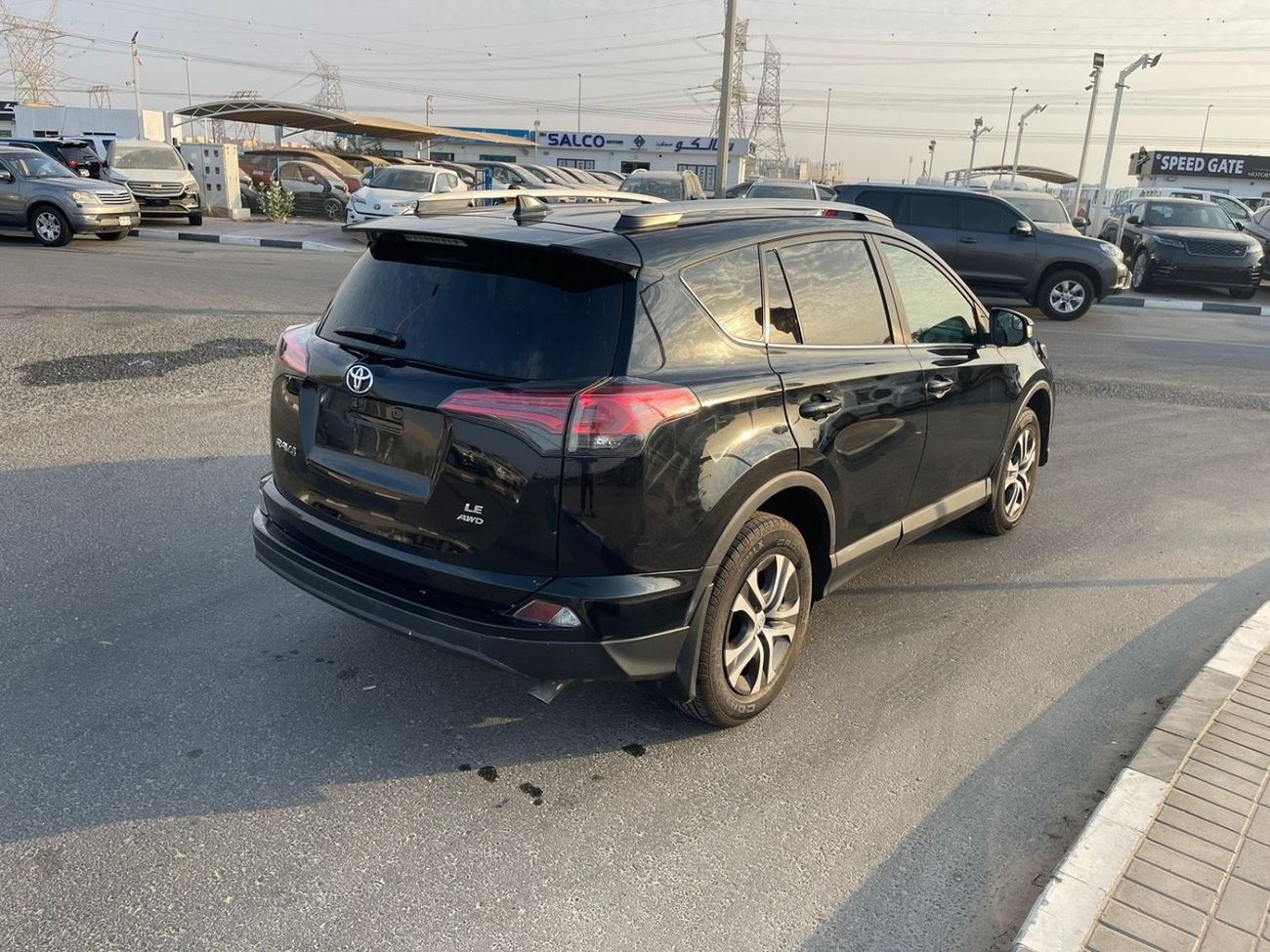 Used Toyota RAV 4 VX Rav4 2017 4x4 very good car 2017 for sale in Dubai