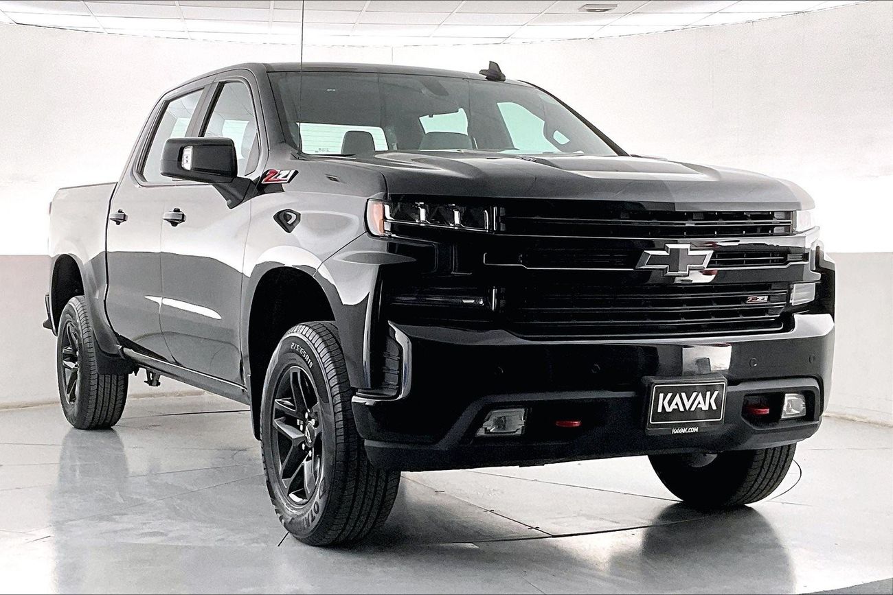 Chevrolet Silverado LT Z71 Trail Boss - Crew Cab| 1 year free warranty | Flood Free