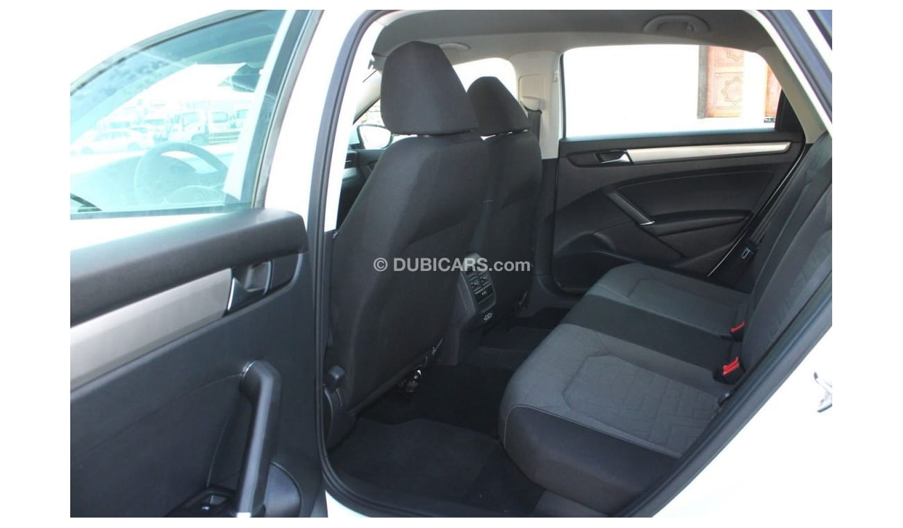 فولكس واجن باسات فولكسفاجن باسات 2020 خليجي بحالة ممتازة بدون حوادث