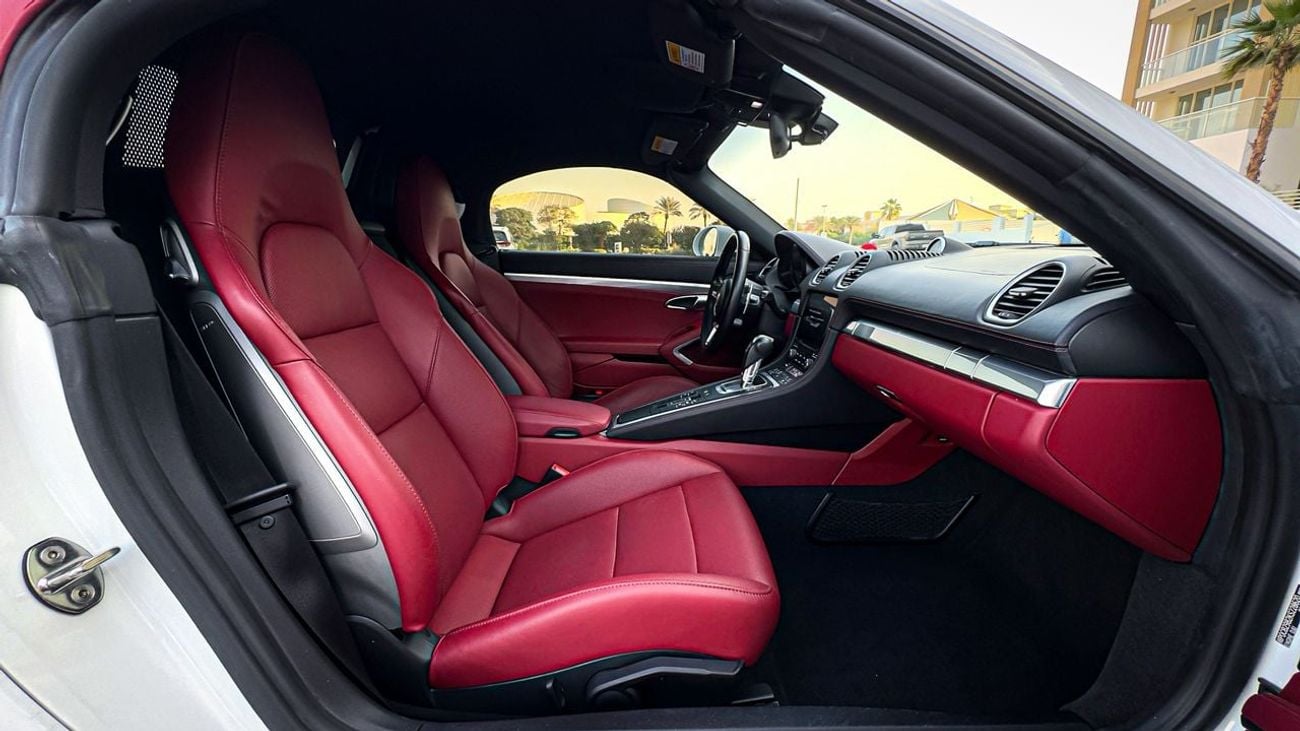 بورش بوكستر 718 GTS 4.0L A/T