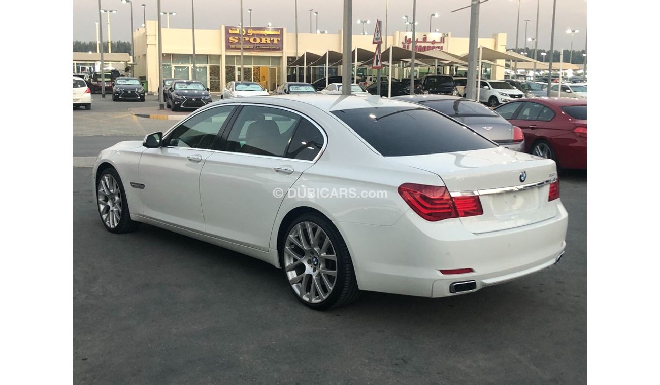 BMW 750Li BMW 750 model 2012 GCC car prefect condition full option sun roof leather seats back camera back air