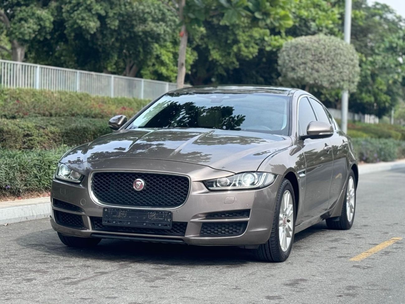 جاكوار XE HSE 2.0L (250 HP)