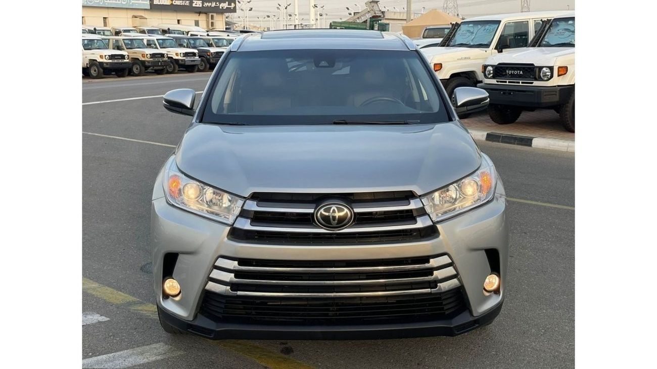 Toyota Highlander 2018 Toyota Highlander XLE 4x4 3.5L V6 Full Option 7 Seater -