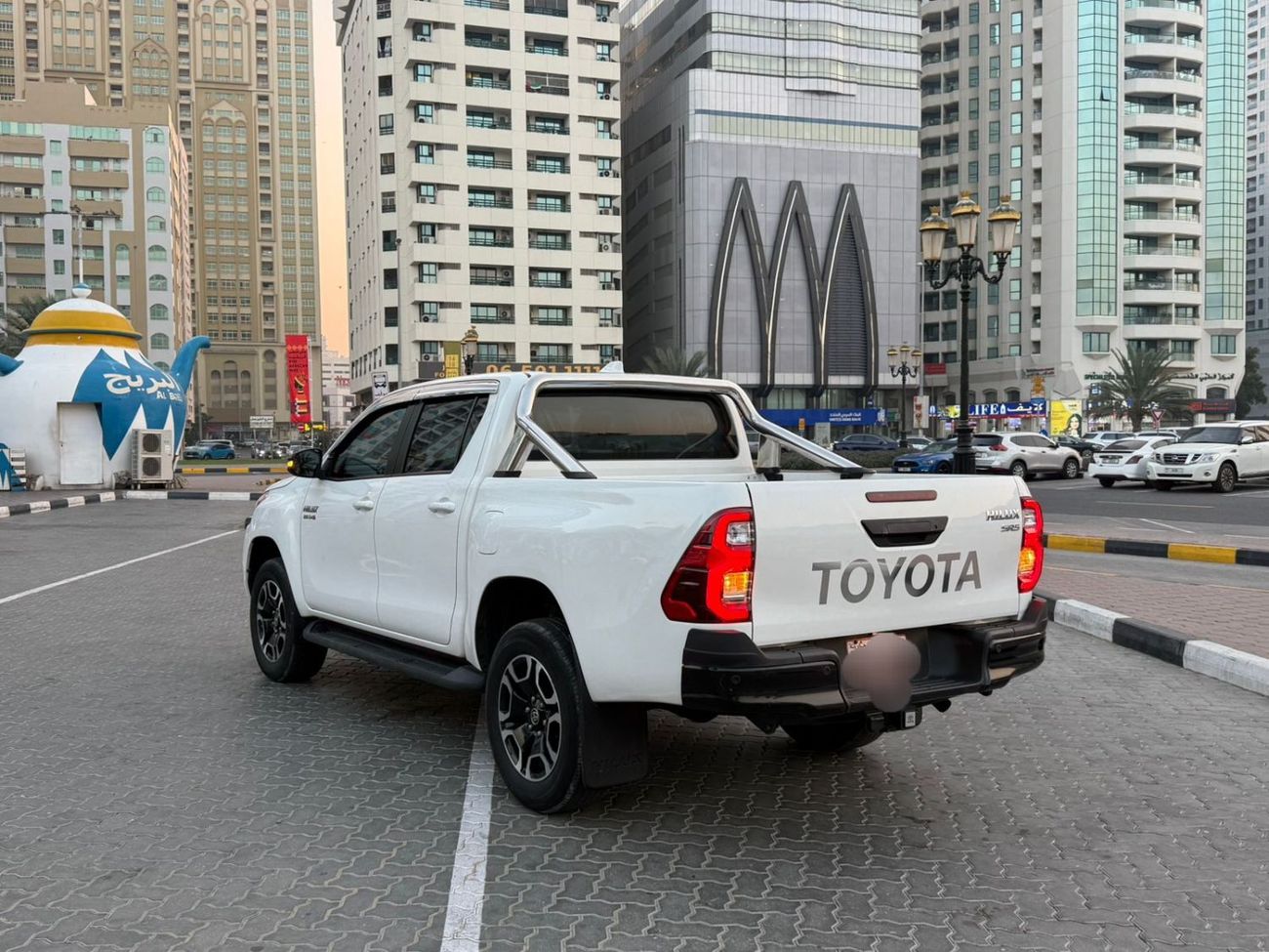 Toyota Hilux Toyota Hilux 2024 Model Engine 2.8 Diesel colour white Transmission Automatic Interior.Black 4x4 4DO