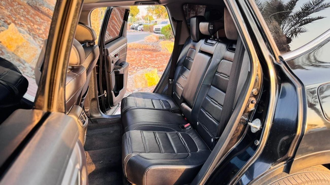 Honda CRV PREMIUM FEATURES CROSSOVER | PANORAMIC SUNROOF | AT | 1.5L PETROL ENGINE | AWD