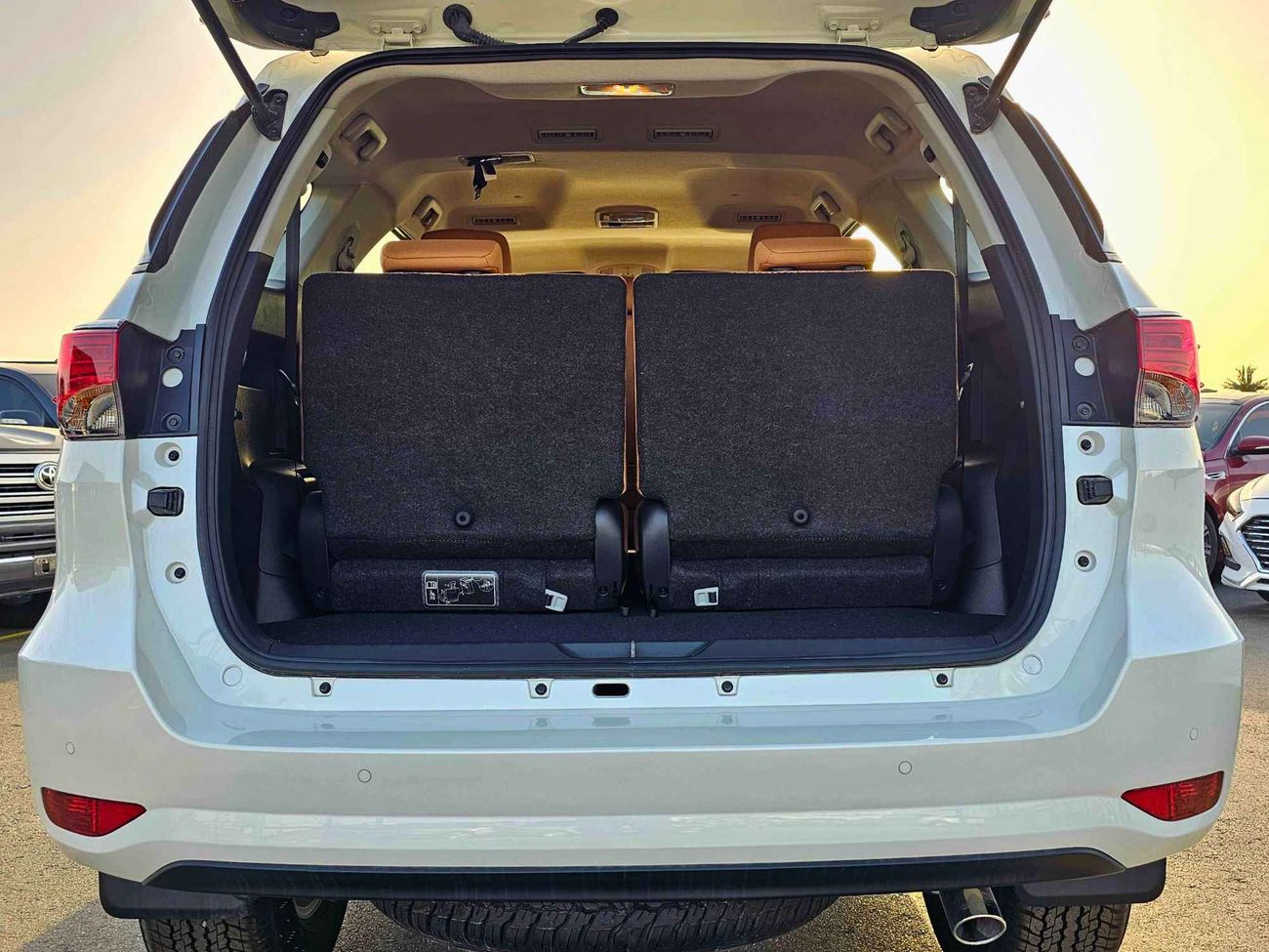 Toyota Fortuner 2.7L V4 PETROL | AUTO A/C | DVD+CAMERA | 4X4 | CODE # FP27F