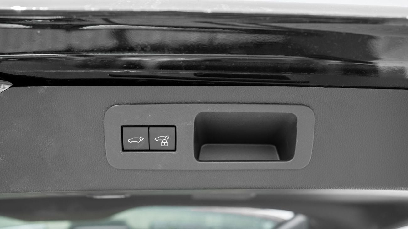 Toyota Land Cruiser 2025 Toyota Land Cruiser 300 VXR 3.5L AT Petrol Twin Turbo (Black-Red)