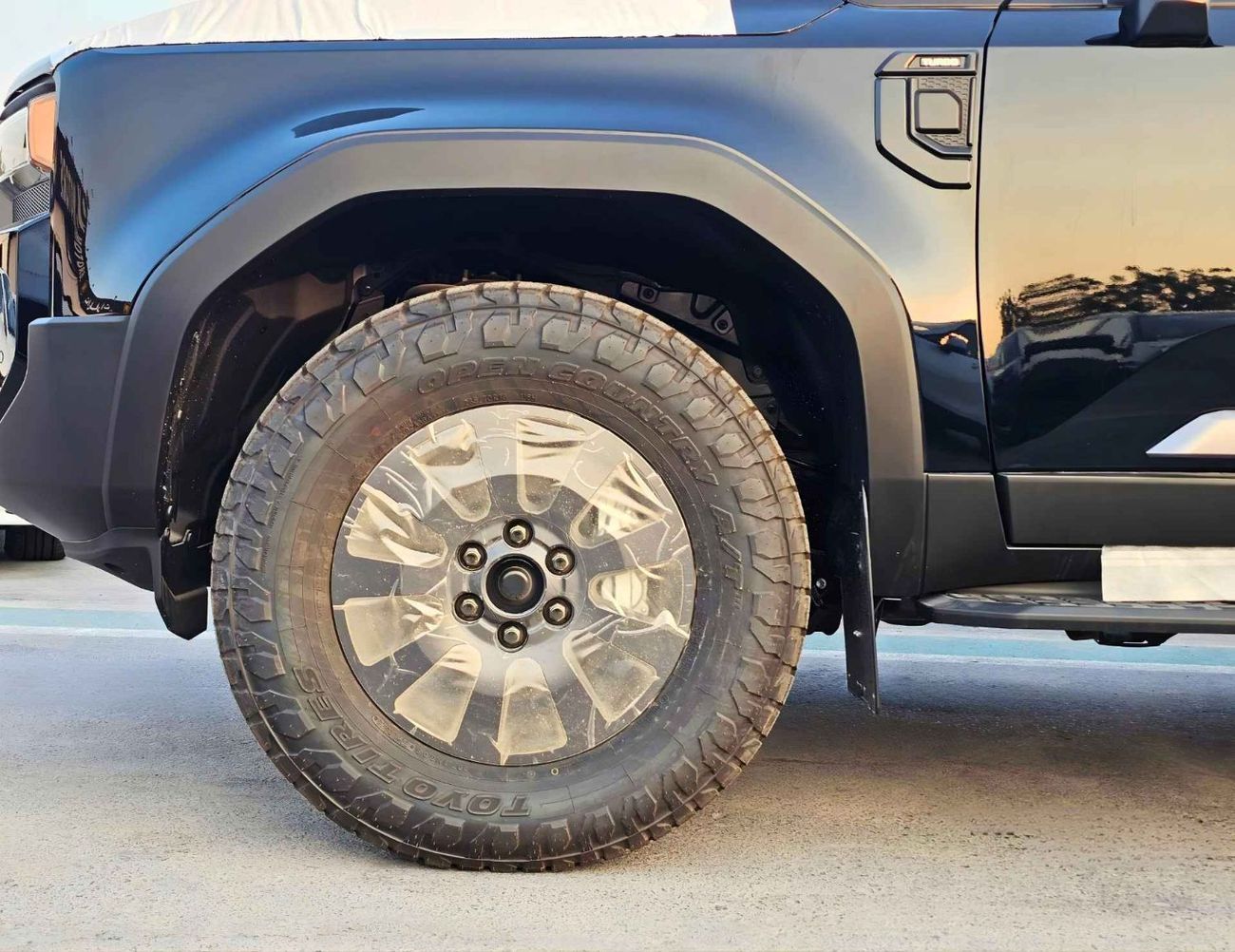 Toyota Prado ADVENTURE TURBO / 2.8L V4 DIESEL / RADAR / POWER SEATS / LEATHER SEATS (CODE # PADVH1)