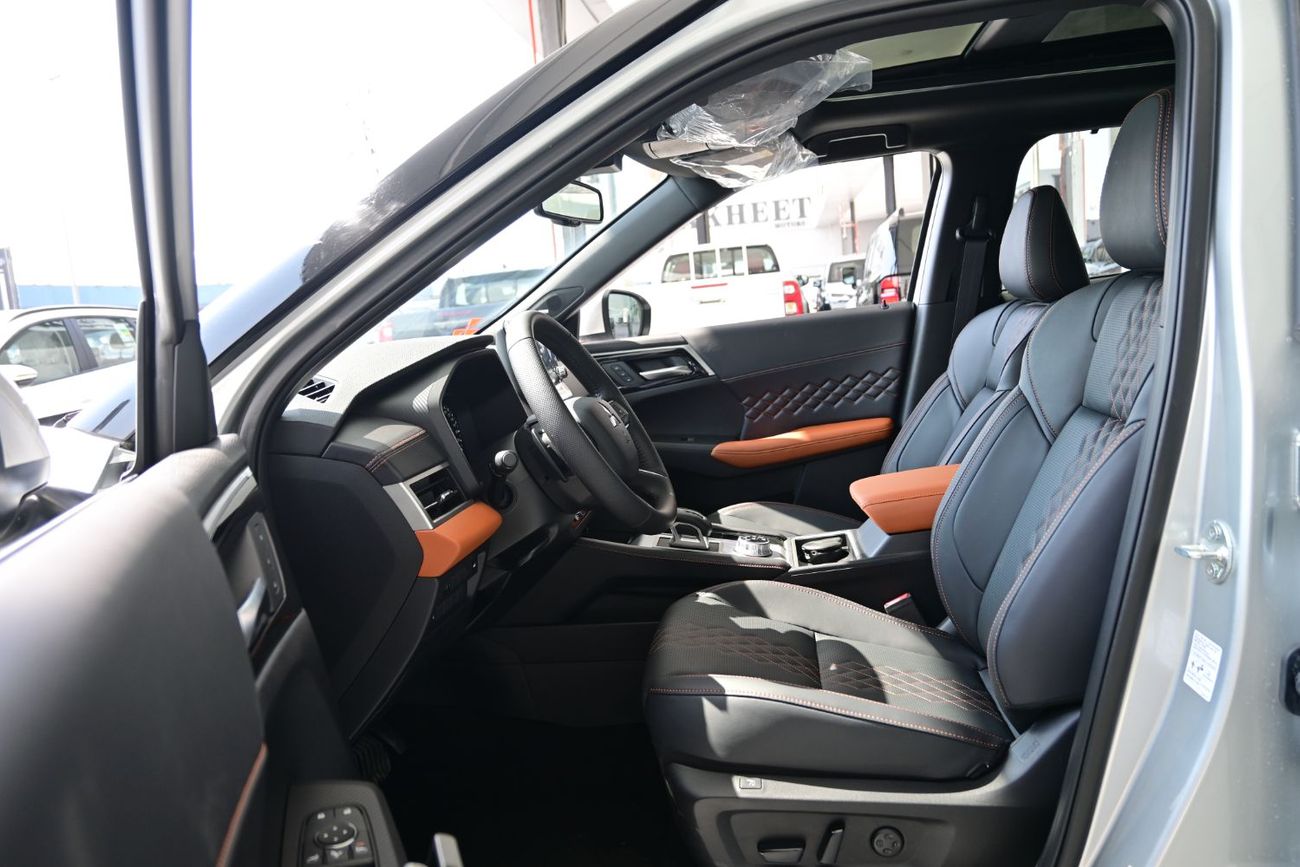 ميتسوبيشي آوتلاندر Mitsubishi Outlander P-Line 2.5L Petrol 4WD, Model 2025, Color Silver