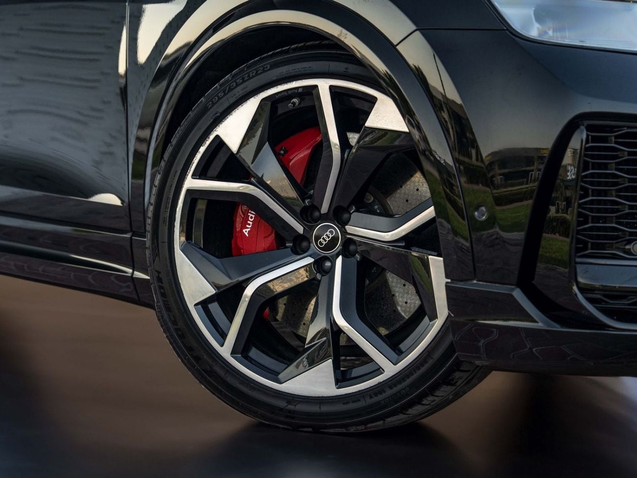 Audi RSQ8 STD