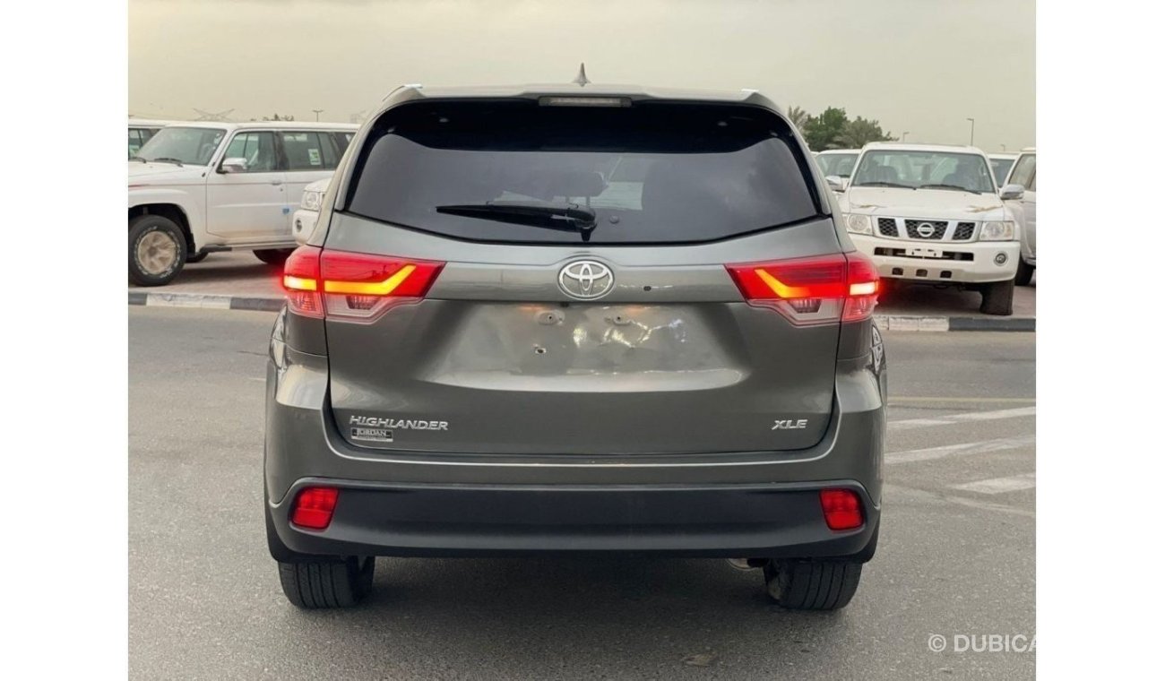 تويوتا هايلاندر 2019 Toyota Highlander XLE AWD 4X4 3.5L V6 - FULL OPTION  - UAE PASS