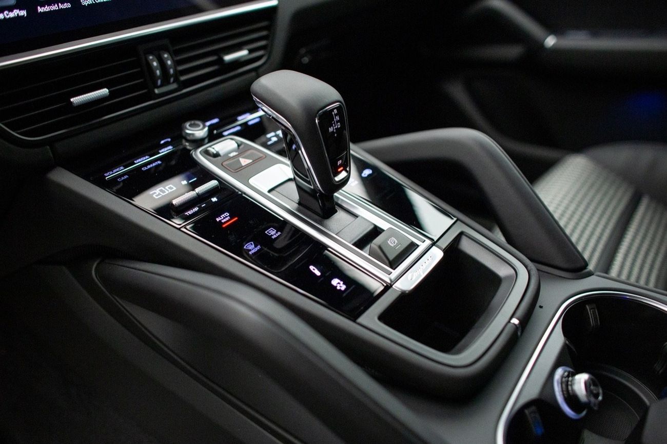 Porsche Cayenne Gcc | Dealer Warranty