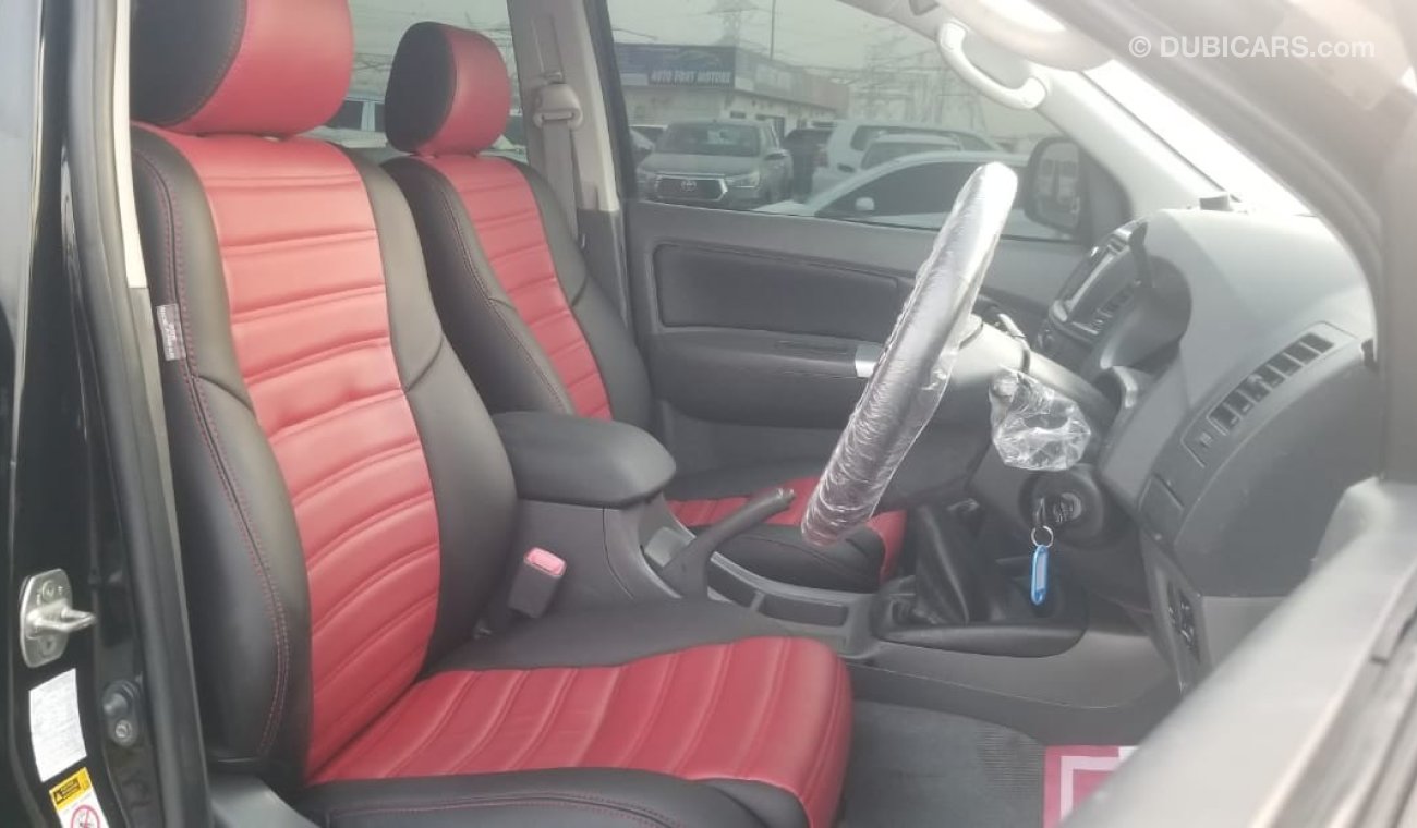 Toyota Hilux 2013, Fully Loaded Off Road, Leather Seats, 4x4, 3.0CC, Sr5, Diesel, Manual