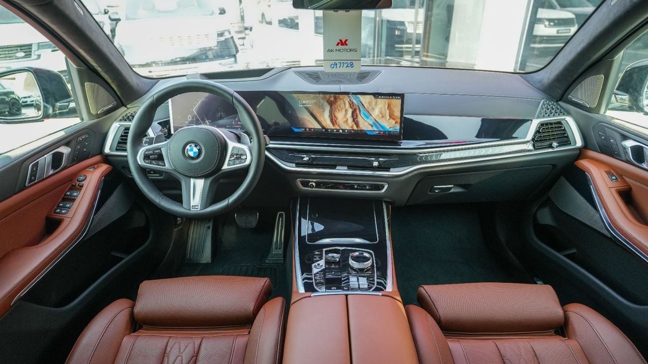 BMW X7 XDRIVE40i M SPORT PRO MACADAMIA METALLIC 2026MY EXPORT ONLY