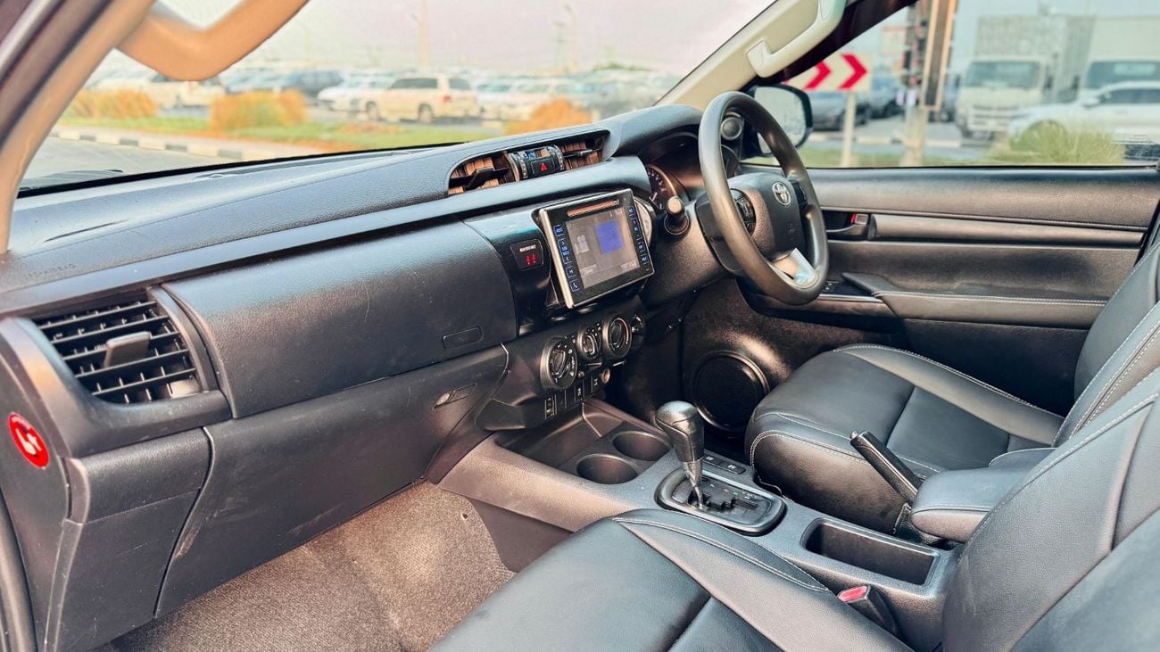 Toyota Hilux DOUBLE CABIN | GTK BULL BAR | HEAVY LED SPOTLIGHTS | AT | 2.8L DIESEL ENGINE