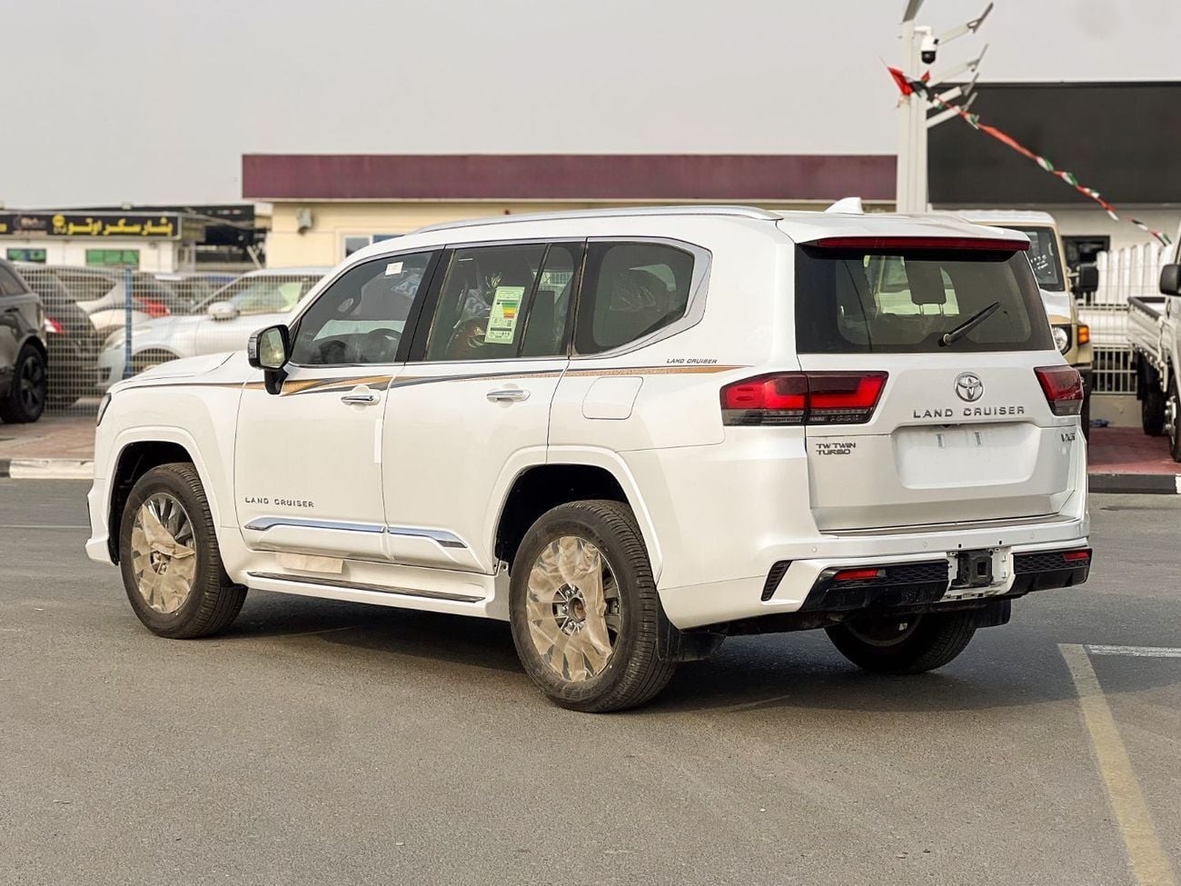 تويوتا لاند كروزر EXPORT ONLY - Toyota LC300 VXR 3.3L DSL (GCC Specification)