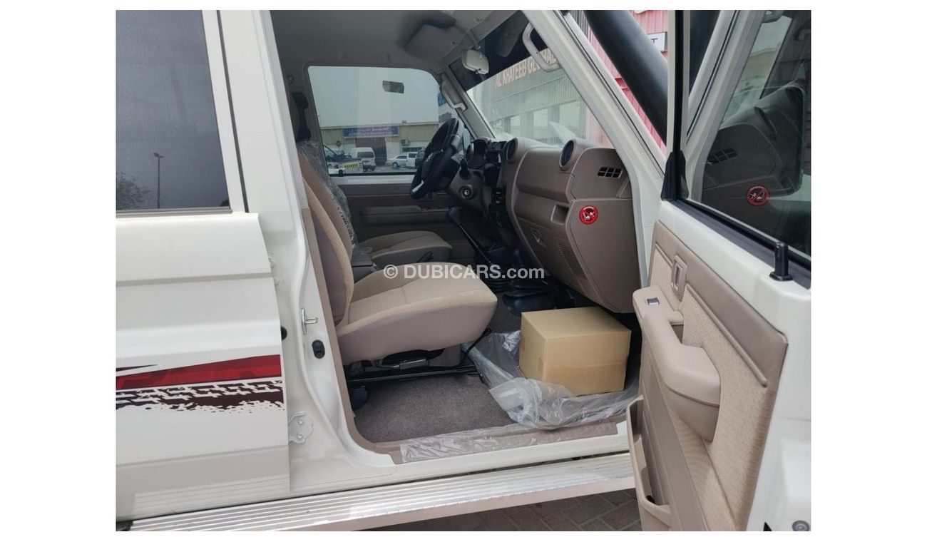 تويوتا لاند كروزر 70 76 4.5L HARD TOP TURBO DIESEL MT WITH BULL BAR