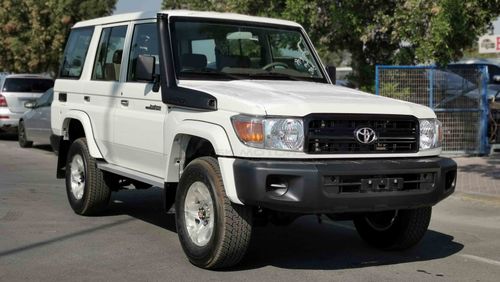تويوتا لاند كروزر 70 4.2L DIESEL, 16" ALLOY RIMS, MANUAL A/C, XENON HEADLIGHTS (CODE # LX7601)