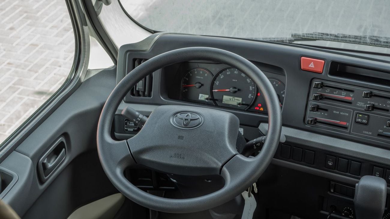 Toyota Coaster TOYOTA COASTER 2.8 DSL 22SEATS -2025YM