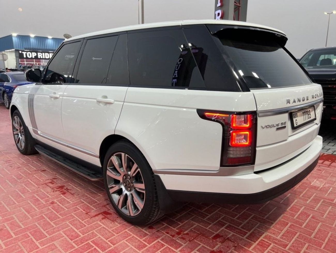 Used Land Rover Vogue HSE 2014 for sale in Dubai 523134