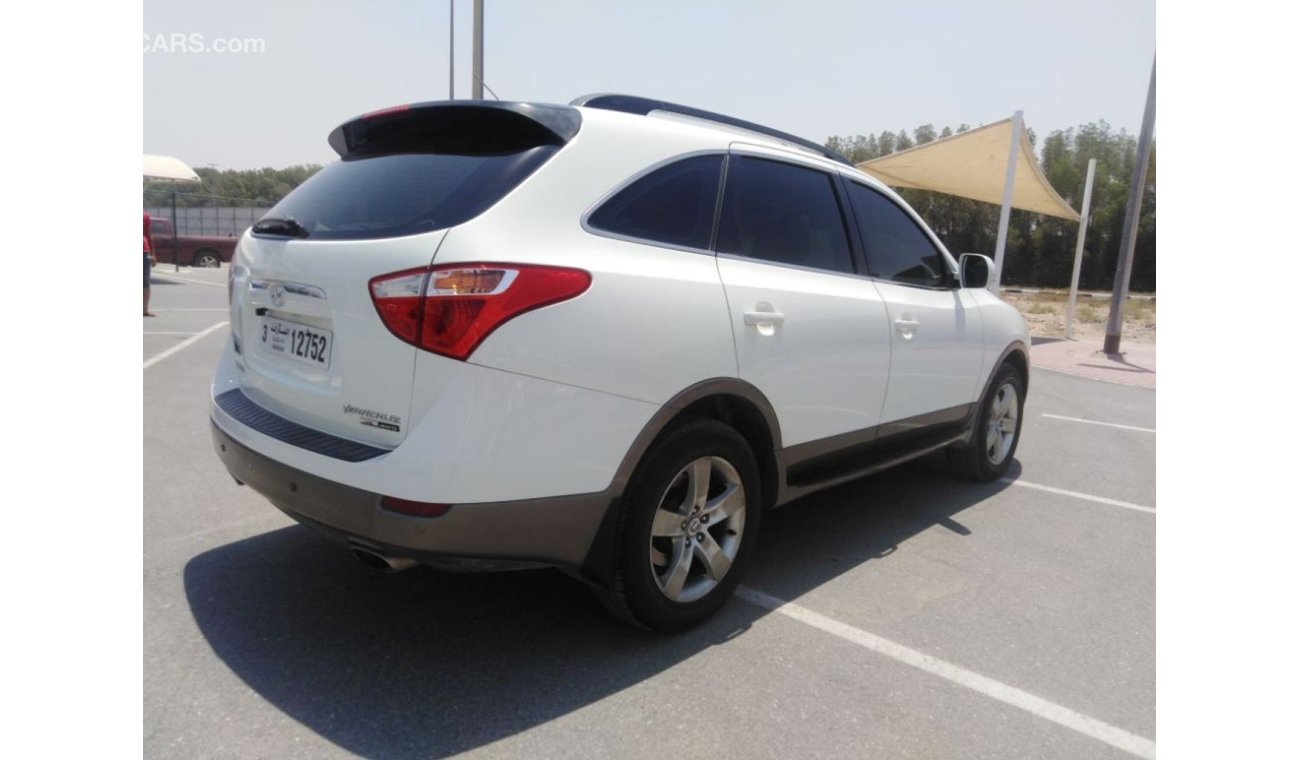 Hyundai Veracruz Hyundai veracruz 2011 gcc 4*4 very good condition,,, for sale