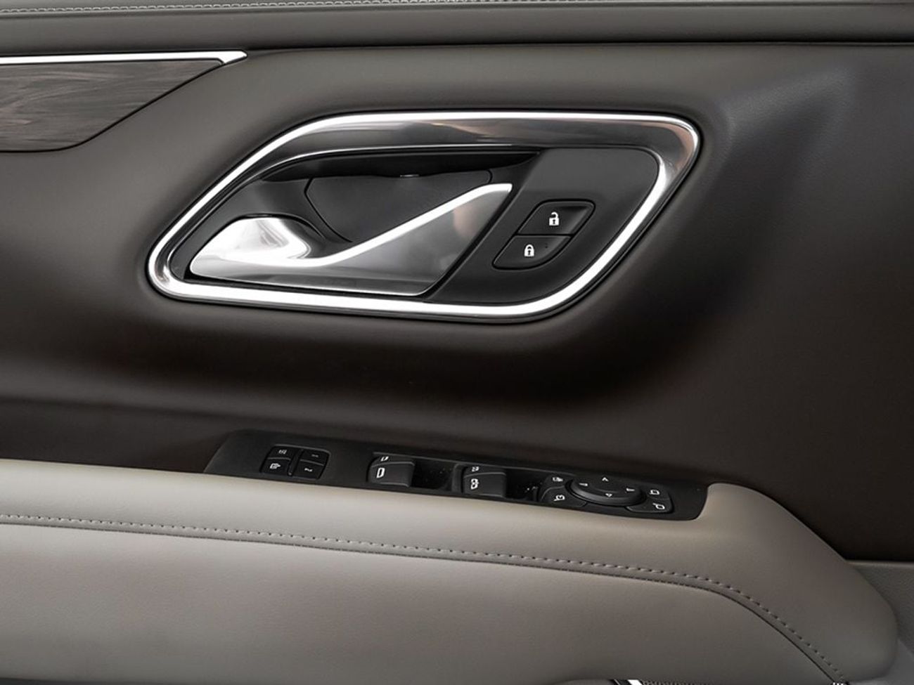 Chevrolet Tahoe Z71 (5.3L, 355 HP)