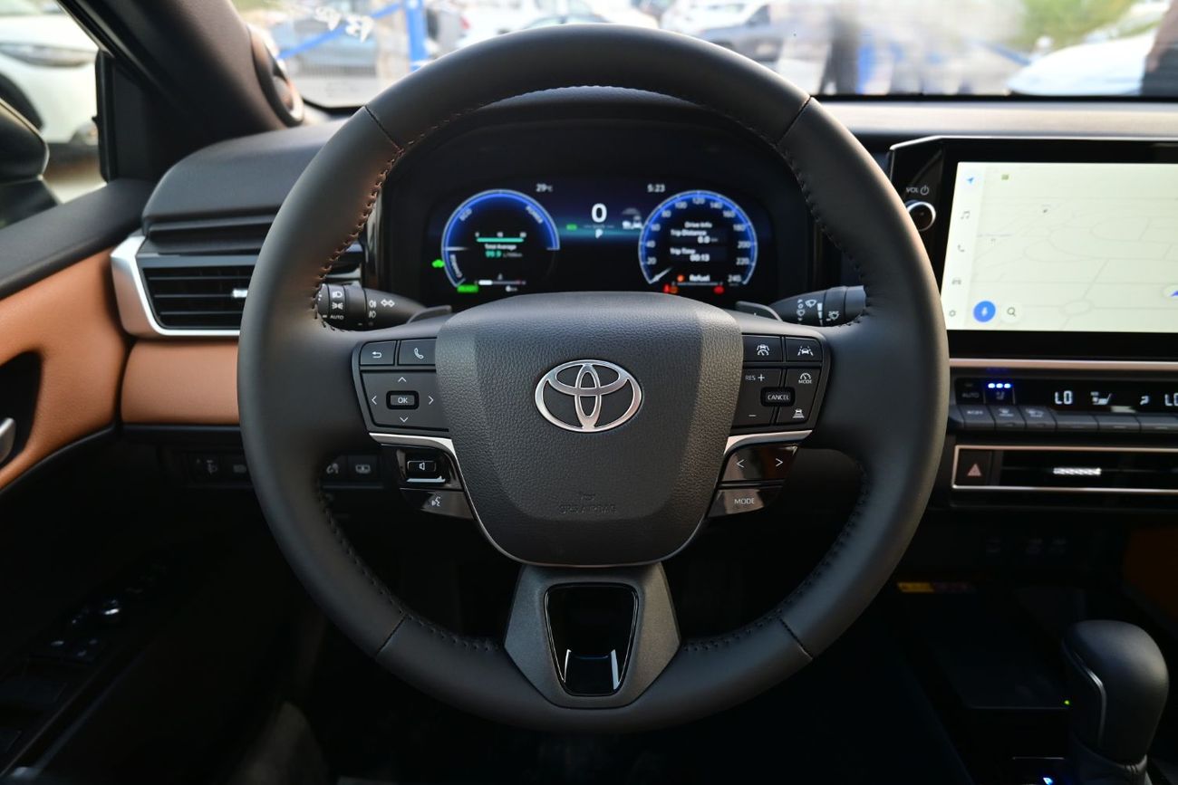Toyota Camry Toyota Camry Limited 2.5L Hybrid GCC, Model 2025, Color Black