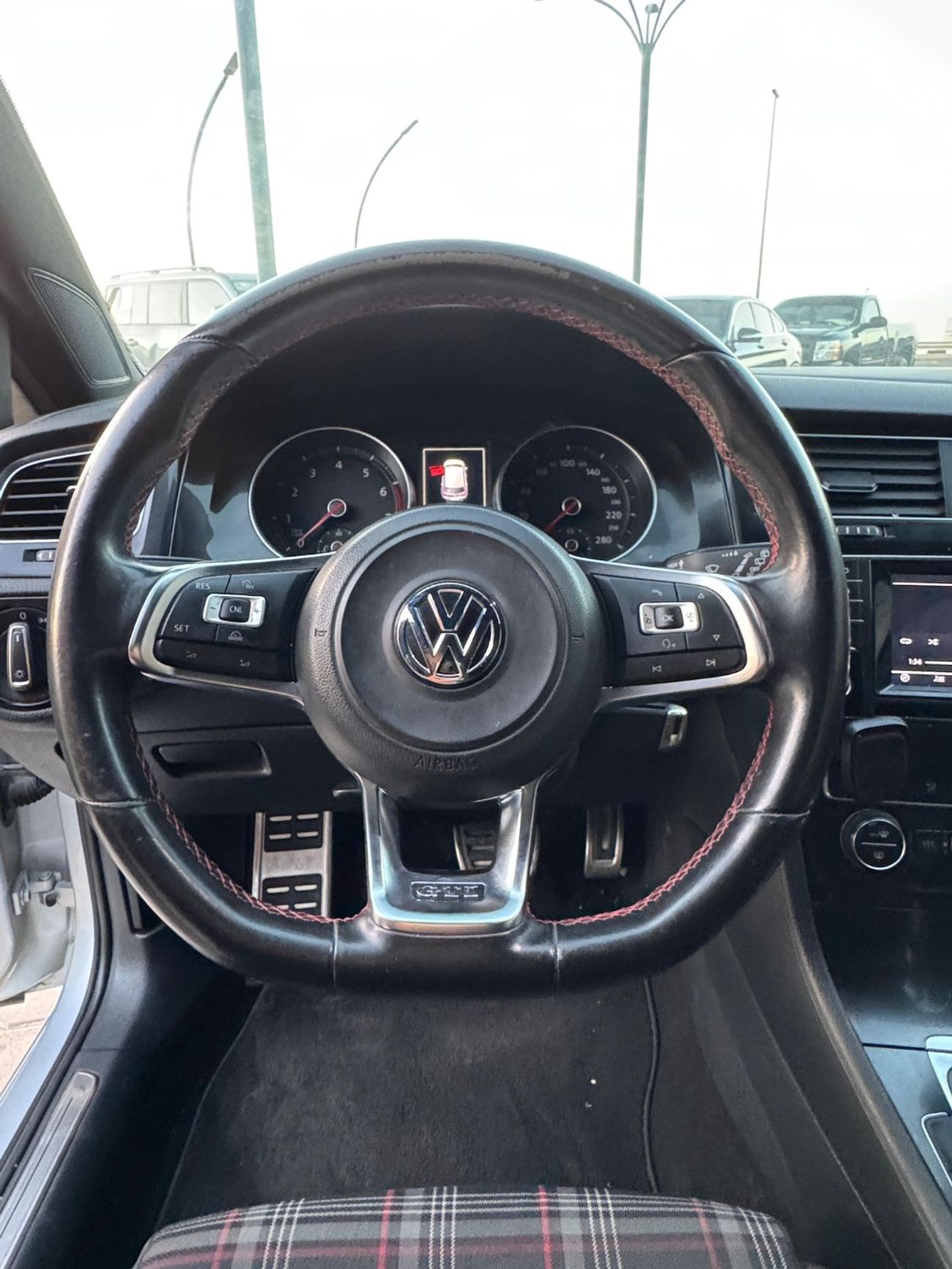 فولكس واجن جولف GTI