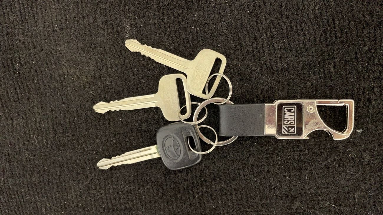 تويوتا هاياس GL STANDARD ROOF PANAL VAN 2.7 | بدون دفعة مقدمة | اختبار القيادة في المنزل