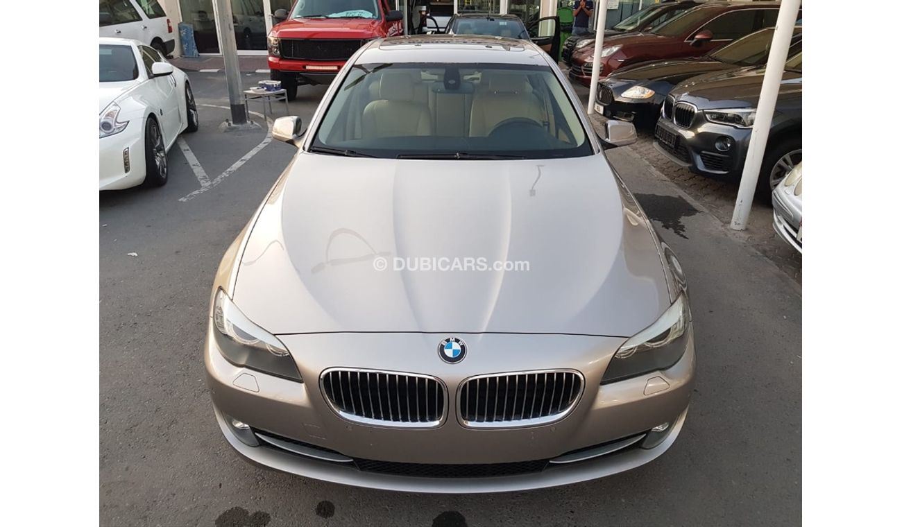BMW 520i i model 2012GCC car prefect condition full service full option low mileage