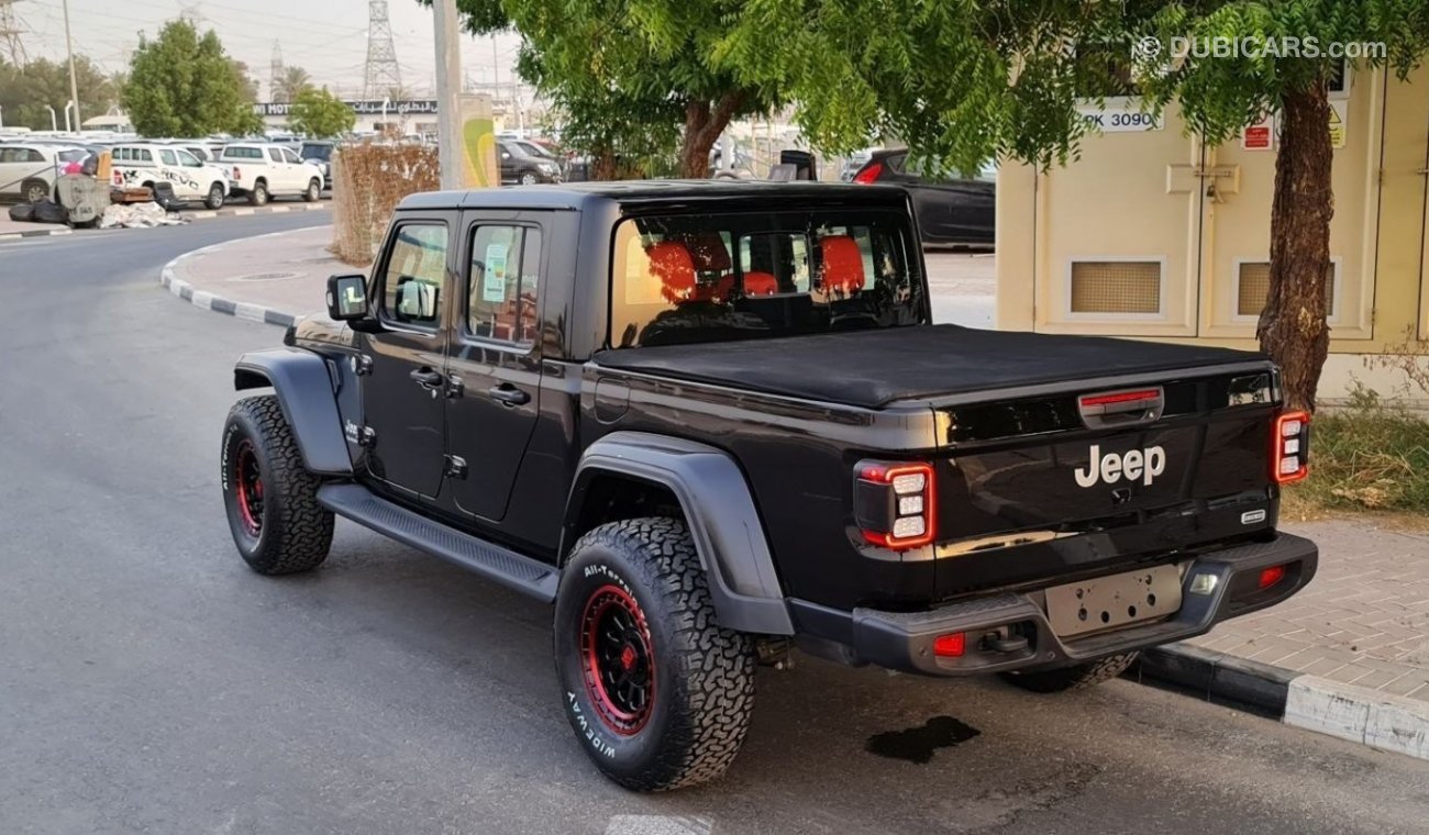 Jeep Gladiator Overland GCC- Export AED 172000 - Retail AED 179000