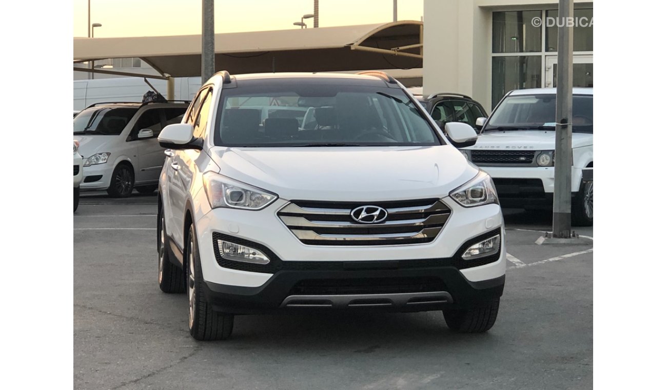 Hyundai Santa Fe Hyndi santafi model 2015 GCC car prefect condition low mileage panoramic roof leather seats Bluetoot