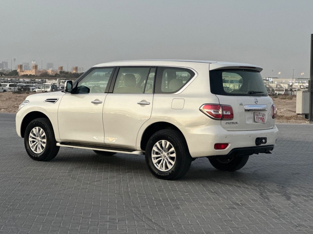 Nissan Patrol SE 4.0L MODEL 2017 GCC CAR PERFECT CONDITION INSIDE AND OUTSIDE FULL OPTION