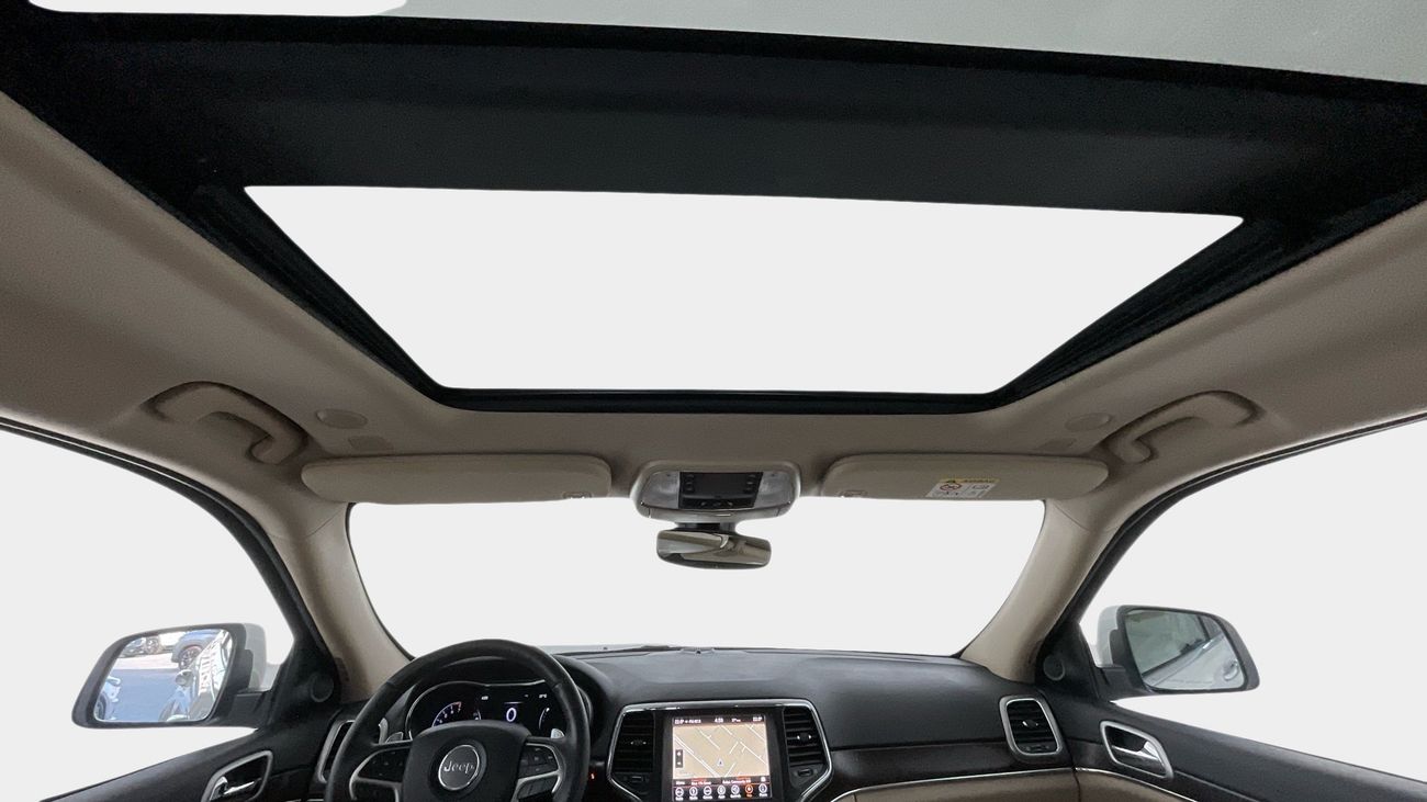 جيب جراند شيروكي Limited | upto AED 20,000 Ramadan Discount | شامل الضمان | 0 ﺪﻔﻋﺓ ﺃﻮﻟﻯ