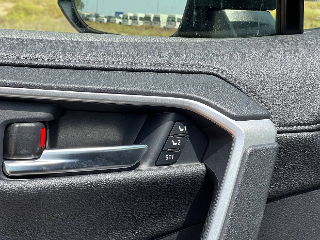 تويوتا راف ٤ 2.5L HEV A/T // 2025 // FULL OPTION WITH PANORAMIC , DVD&BACK CAMERA , COOLING SEATS //SPECIAL OFFER