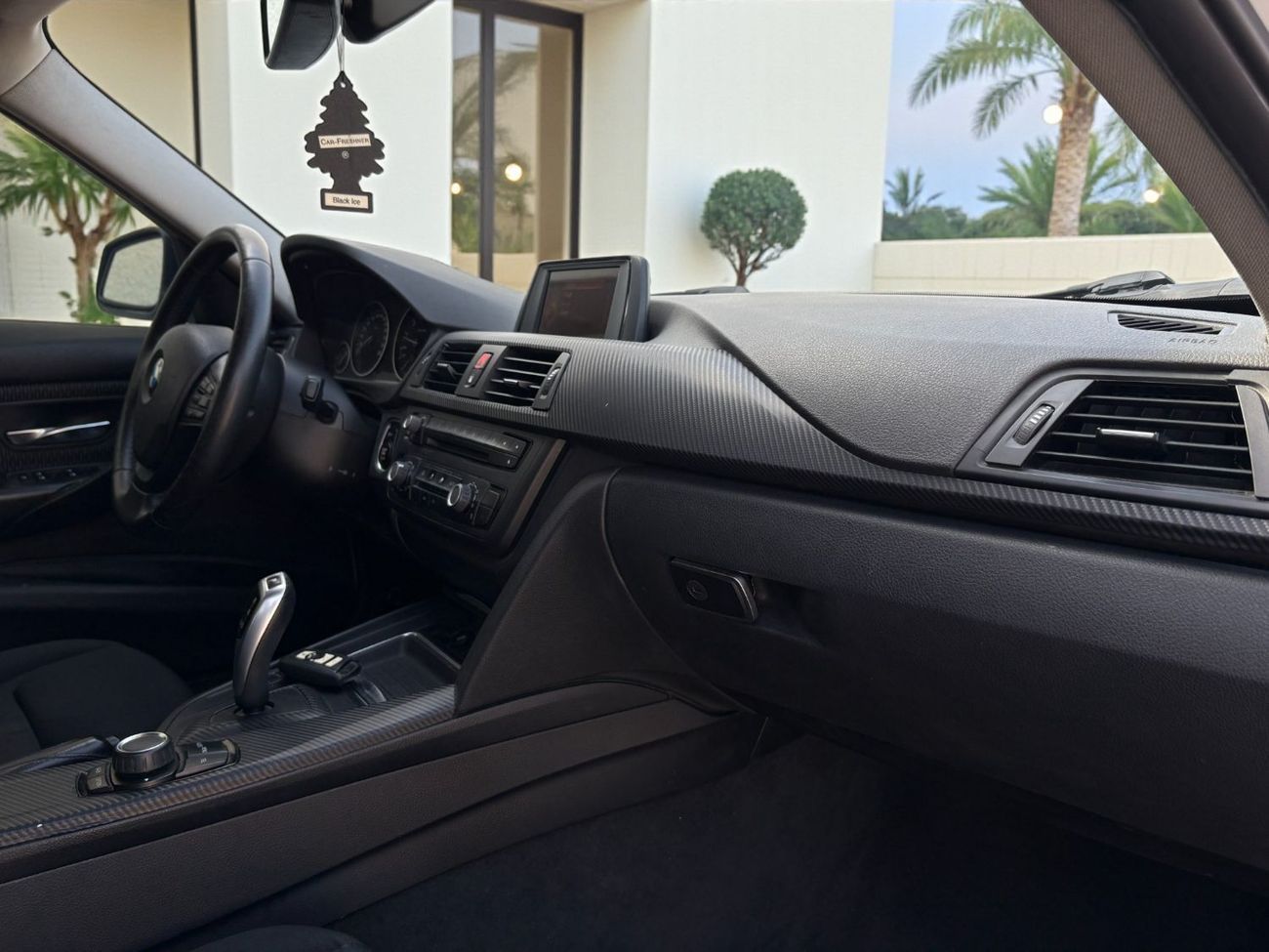 بي أم دبليو 316i 316i 1.6T A/T | 2015 | GCC SPECS | AED 27,900