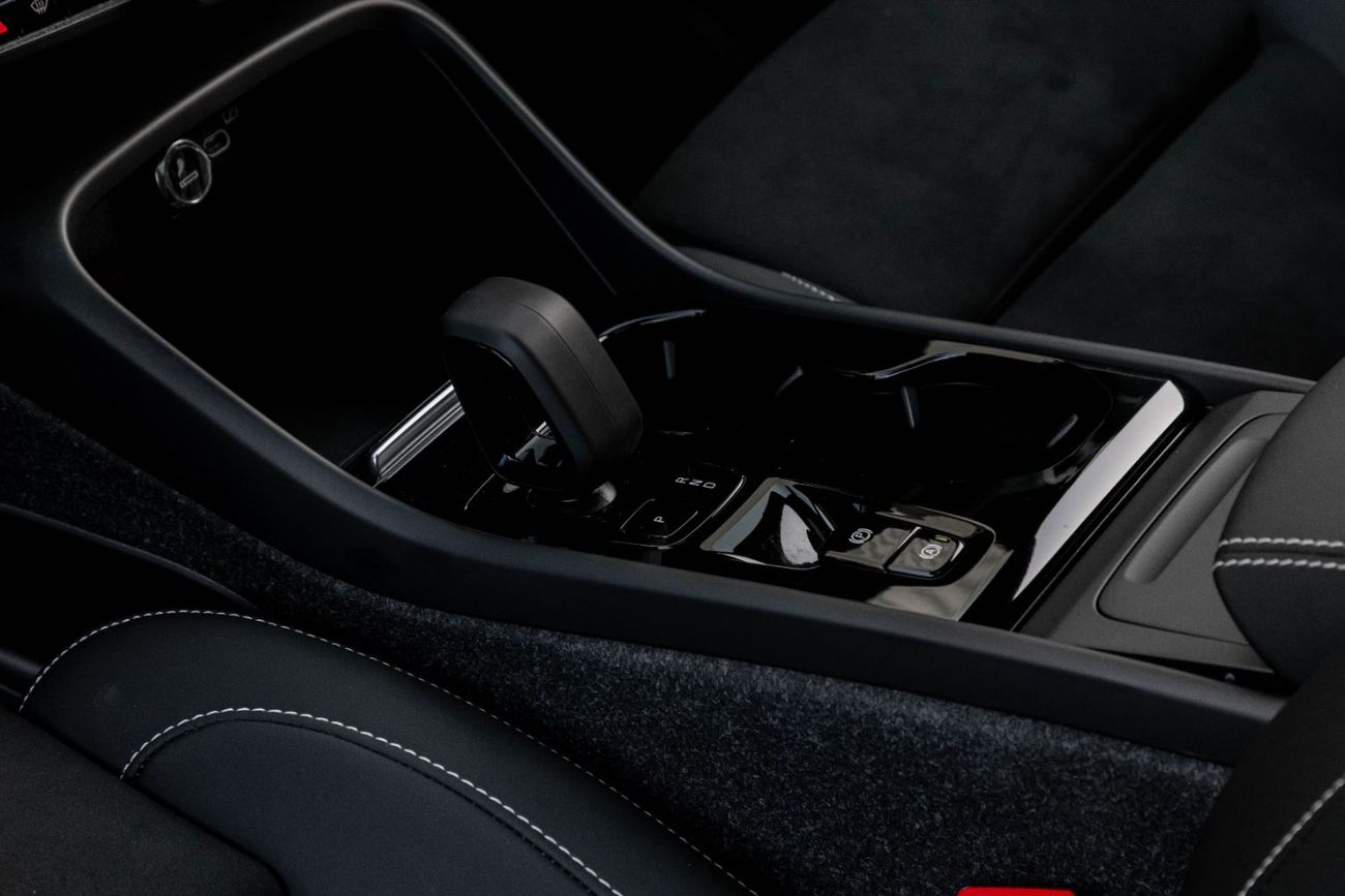 Volvo XC40 B4 Ultimate Dark | 2,546 P.M  | 0% Downpayment | Warranty!