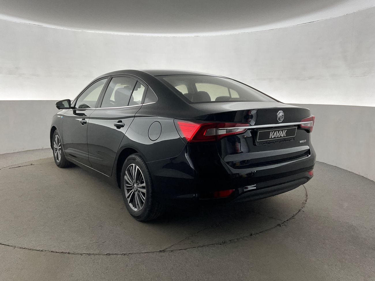 أم جي 5 Luxury | شامل الضمان | 0 ﺪﻔﻋﺓ ﺃﻮﻟﻯ