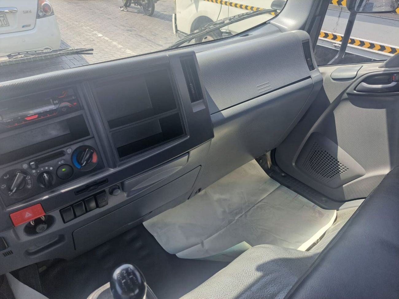 Isuzu NPR Gcc / Excellent condition