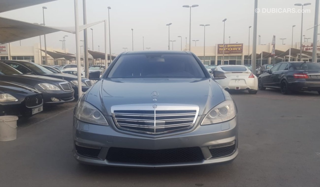 مرسيدس بنز S 500 مرسيدس S500 موديل 2006 خليجي السياره بحاله ممتازه من الداخل والخارج فل اوبشن بانوراما السياره بحالهم