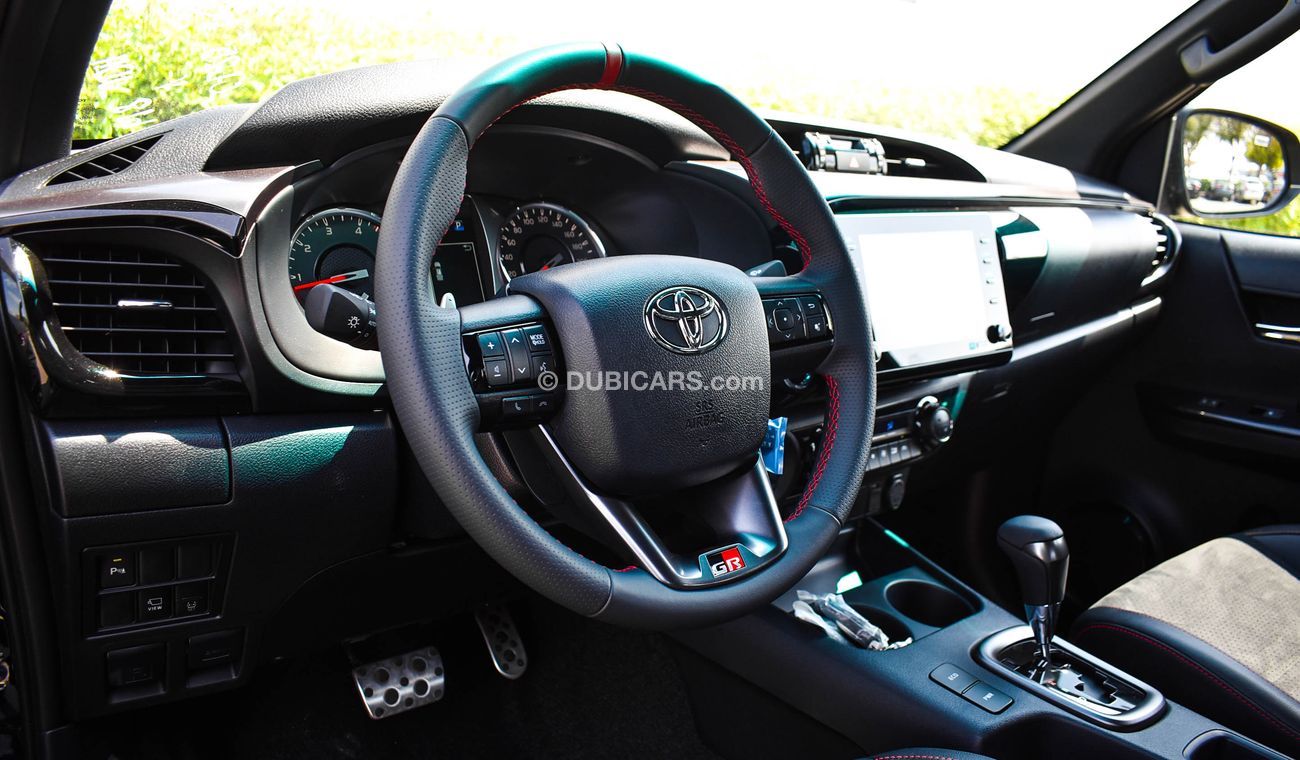 تويوتا هيلوكس GR