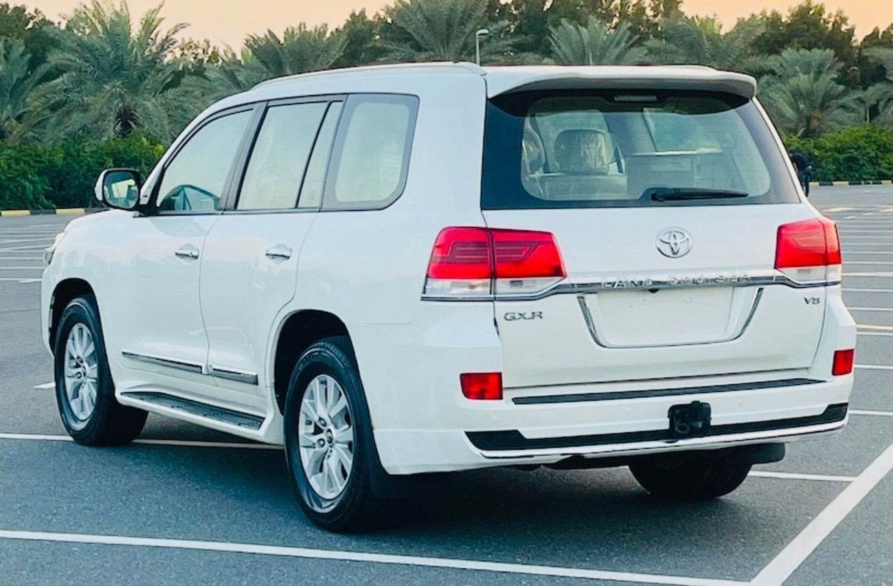 تويوتا لاند كروزر Toyota Land Cruiser 2017 LHD v8 full options