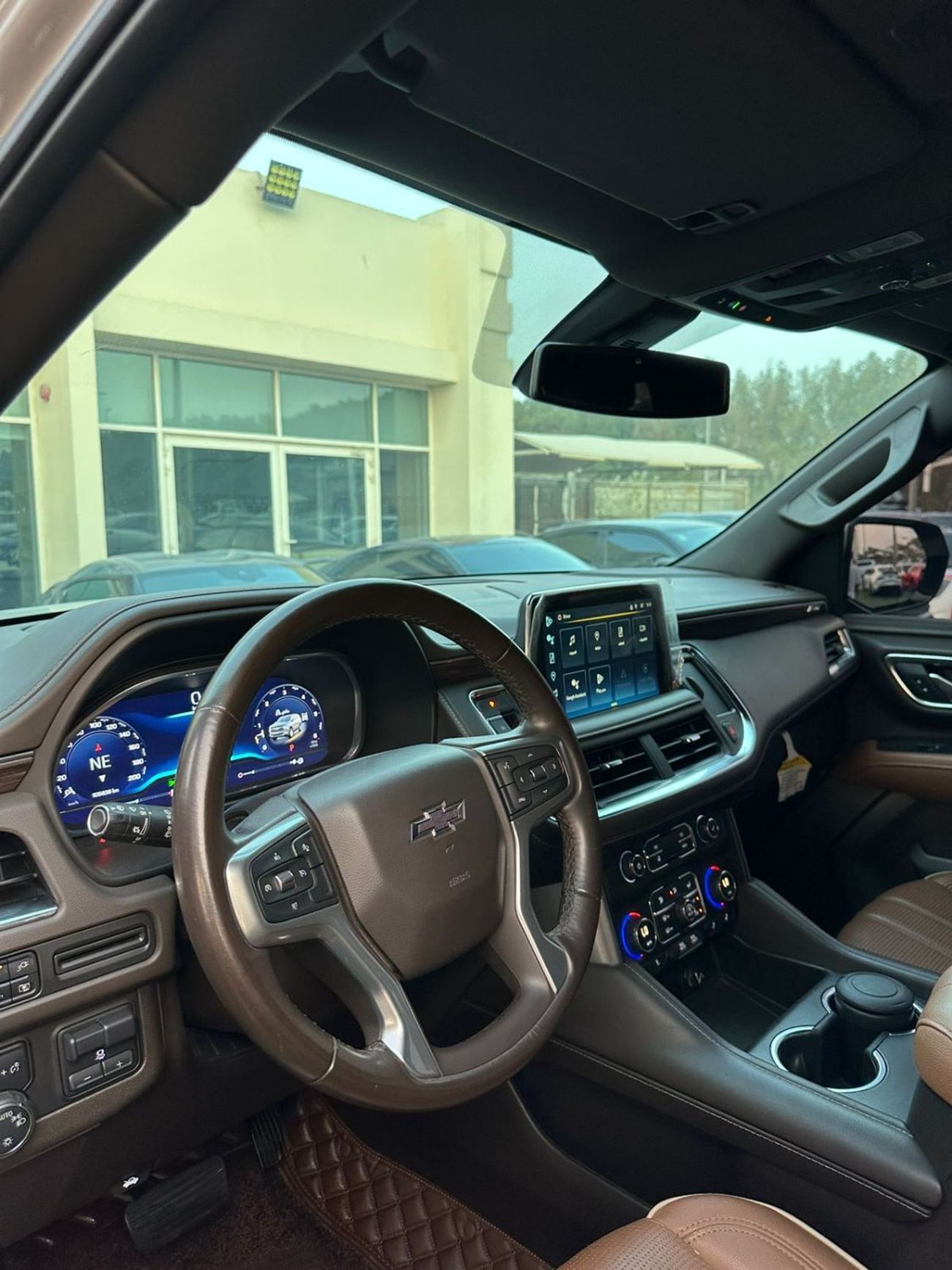 شيفروليه تاهو شيفورليه تاهو Z71 خليجي اديشن وان فل ابشن تشيكات الوكاله تحت الضمان بحاله ممتازه