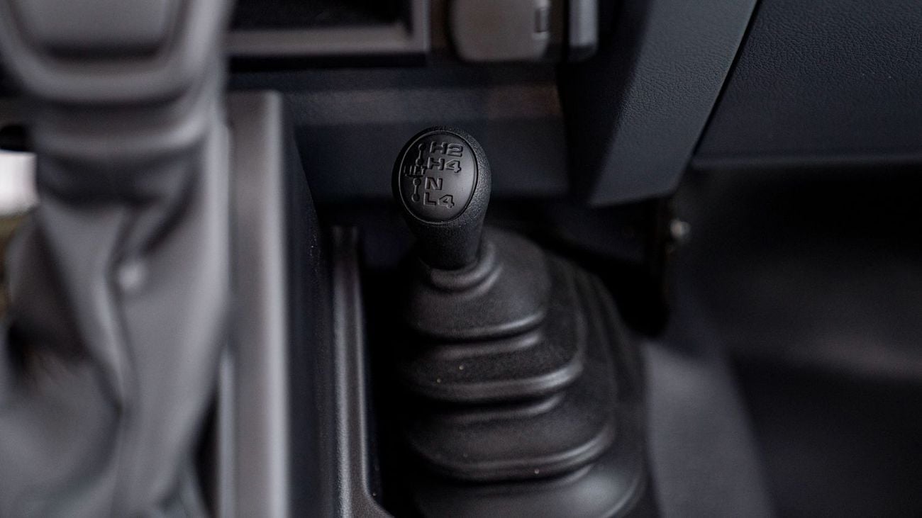 Toyota Land Cruiser 70 2.8 AT