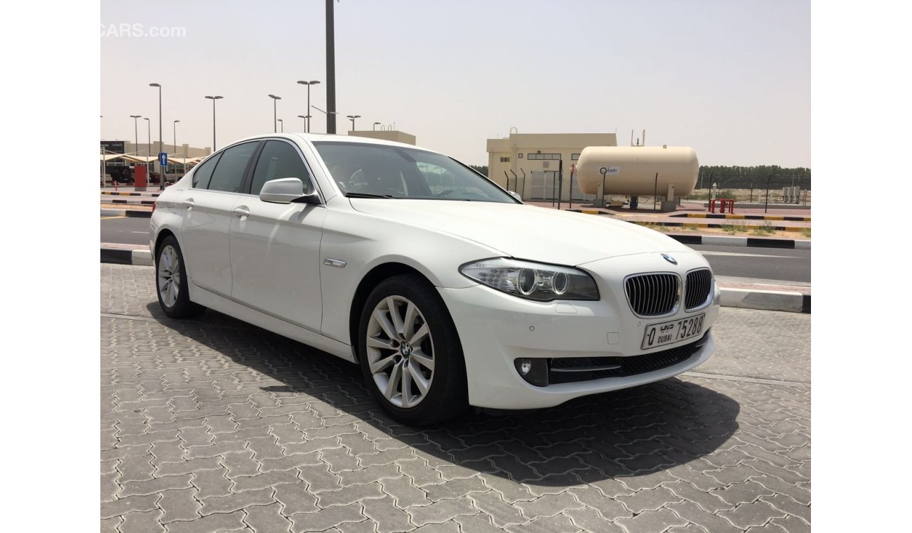 BMW 523i