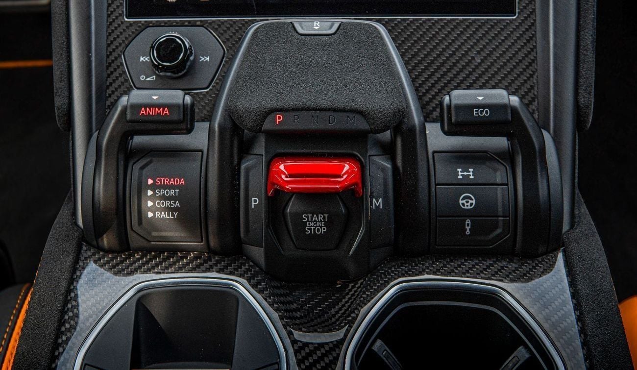 لامبورغيني اوروس 2024 Lamborghini Urus Performante | 4.0L Twin-Turbo V8 | 666 CV | 4,000 KM | Dealer Warranty