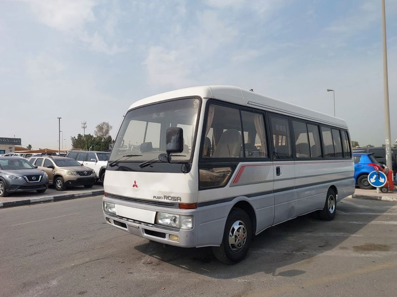 ميتسوبيشي روزا (RAMADAN OFFER) MITSUBISHI ROSA BUS RHD 1996 MODEL 3.9 L DIESEL MANUAL(PM40464)